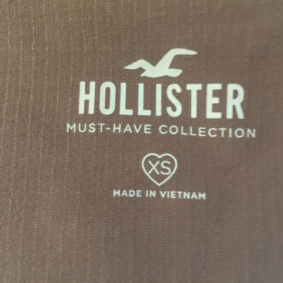 NWOT Fitted Ribbed Baby Tee - Hollister - Picture 4 of 8